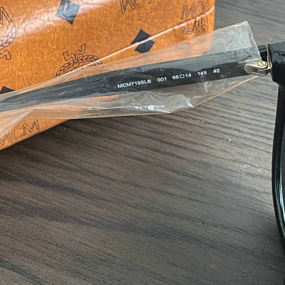 MCM Black Cat-Eye Sunglasses - Picture 4 of 4
